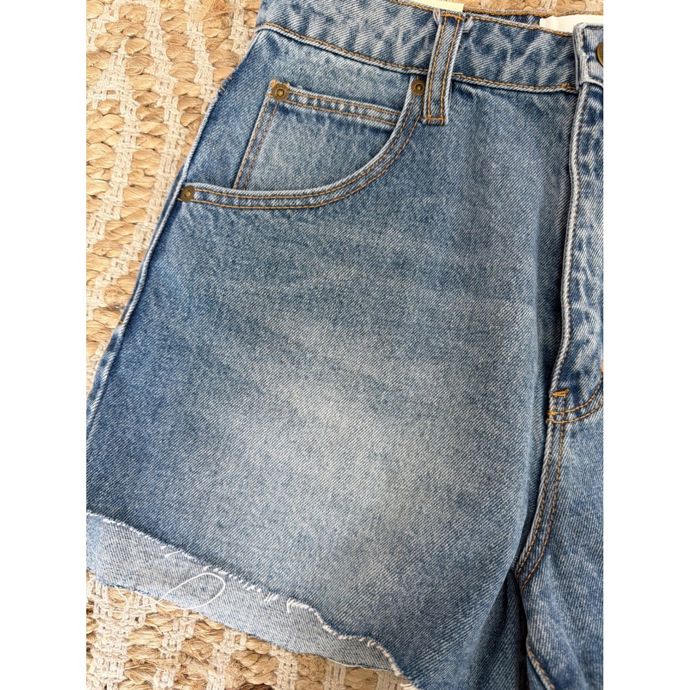 Rollas Dusters Short Light Blue Denim High Rise Raw Hem Size 27 NEW - Picture 2 of 7